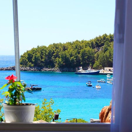 Natasha Rooms Himare Bagian luar foto