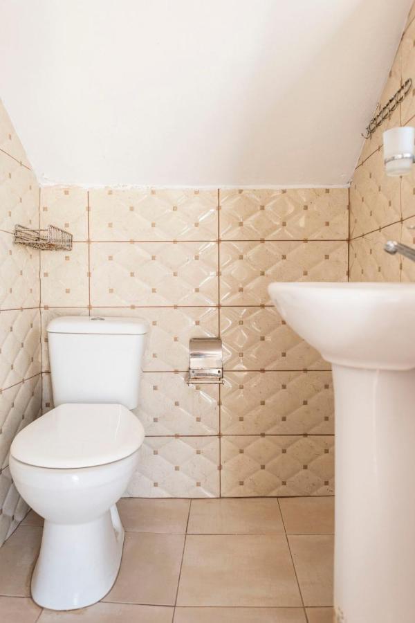 Natasha Rooms Himare Bagian luar foto