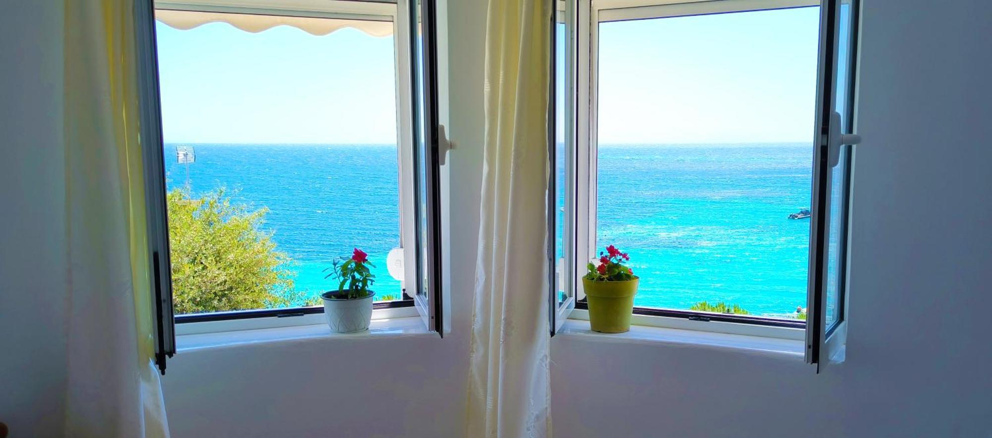 Natasha Rooms Himare Bagian luar foto