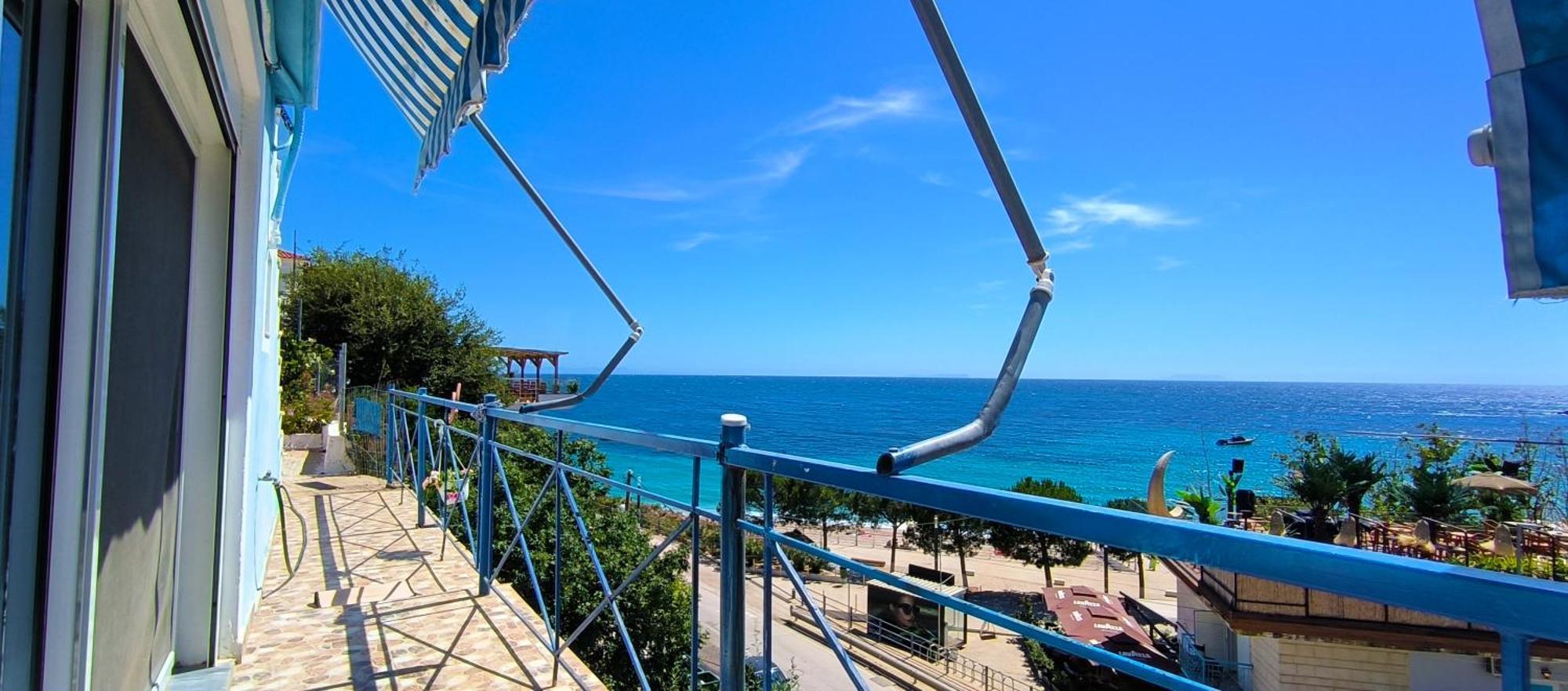 Natasha Rooms Himare Bagian luar foto