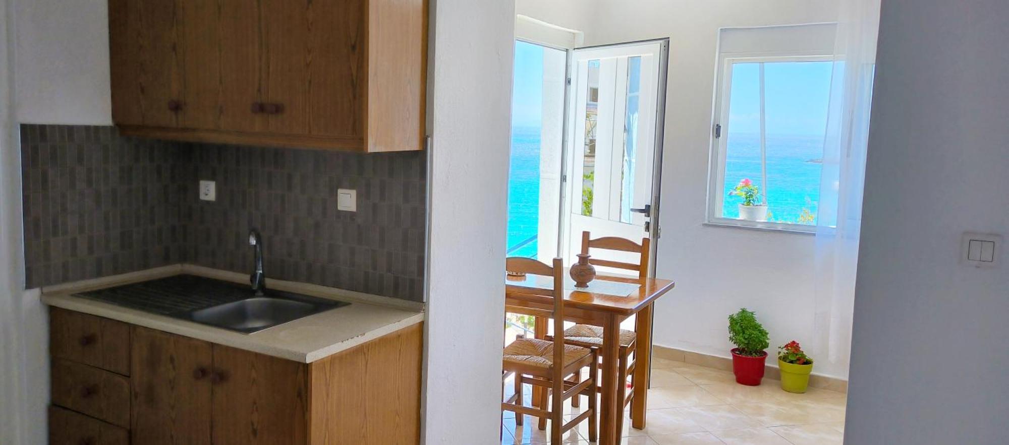 Natasha Rooms Himare Bagian luar foto