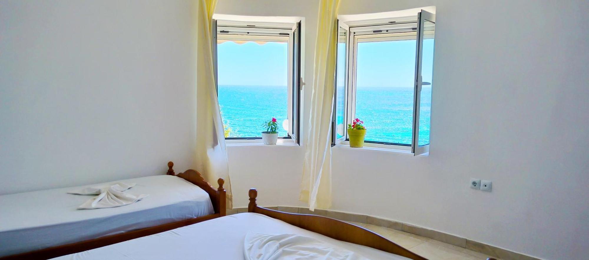 Natasha Rooms Himare Bagian luar foto
