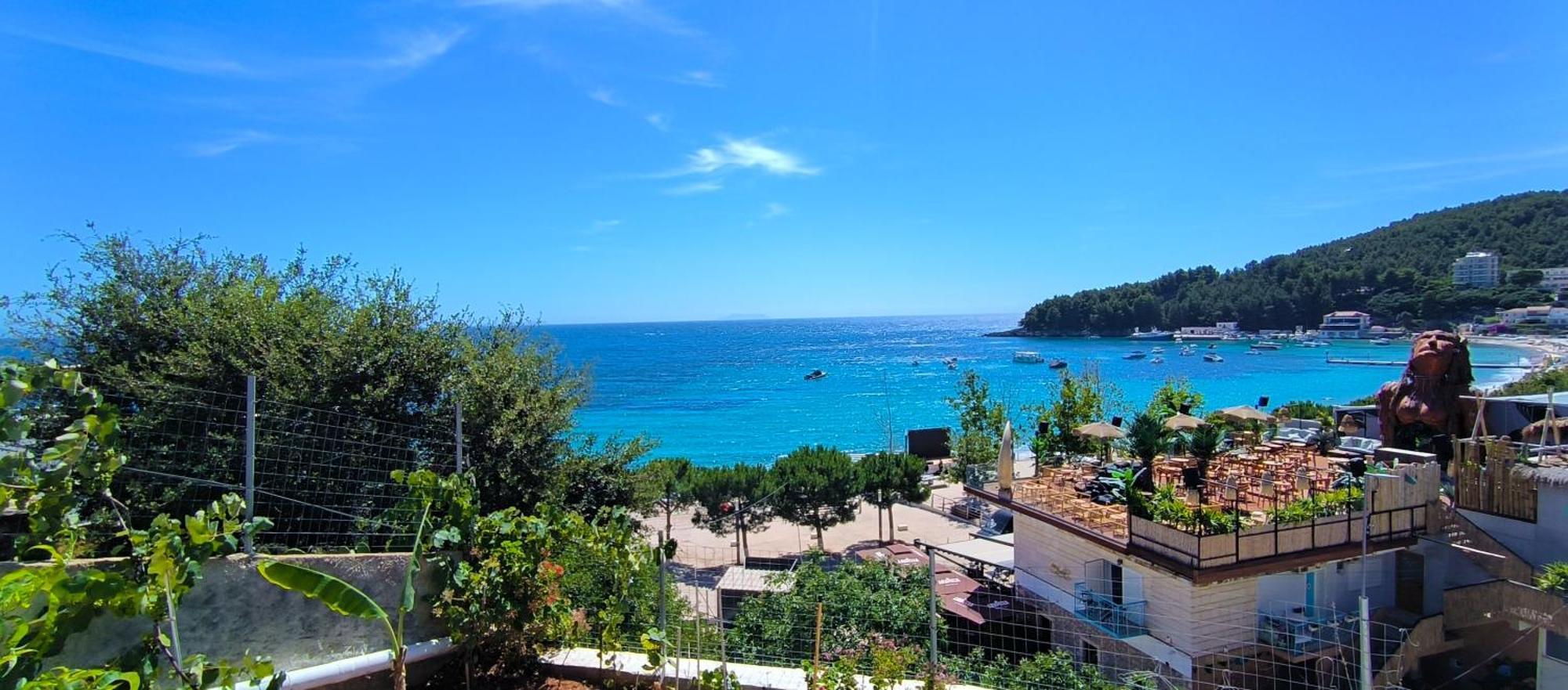 Natasha Rooms Himare Bagian luar foto
